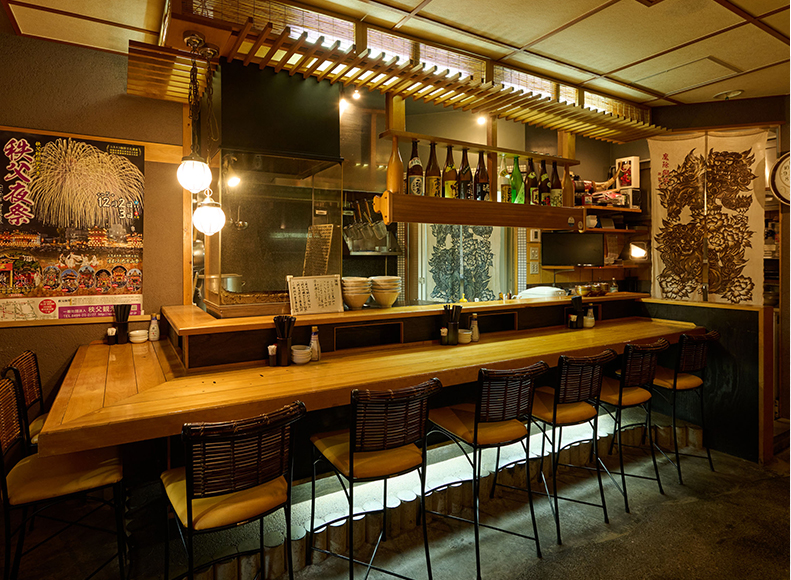 一人飲みからお集まりまで対応可能な居心地抜群の店内