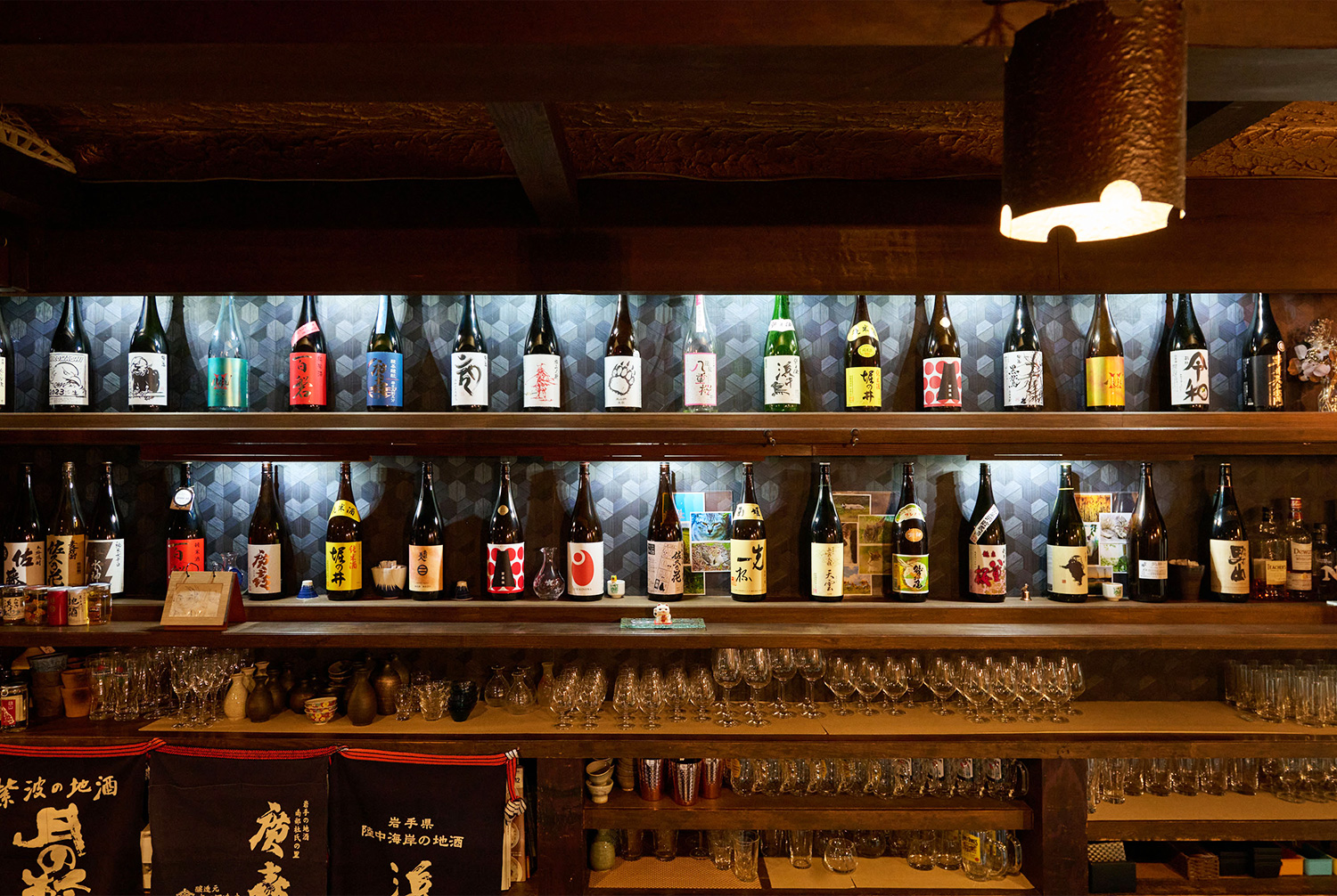 盛岡市・盛岡駅周辺『日本酒バル 晴ル』の口コミレポート。岩手を中心とした東北の地酒や発酵料理が人気の居酒屋