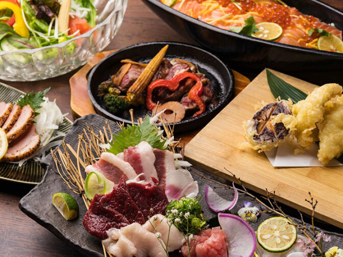 新鮮で美味しい馬刺しや穴子料理を楽しめる居酒屋