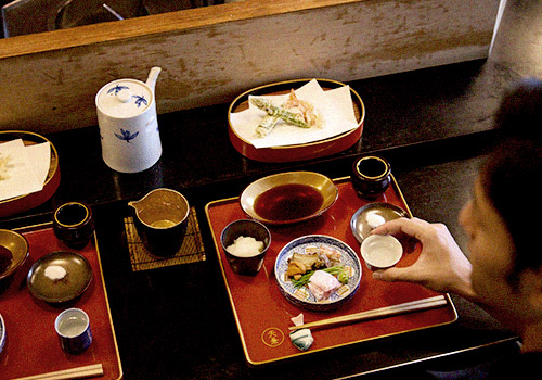 美味しい日本酒とともにこだわりの天ぷらを満喫