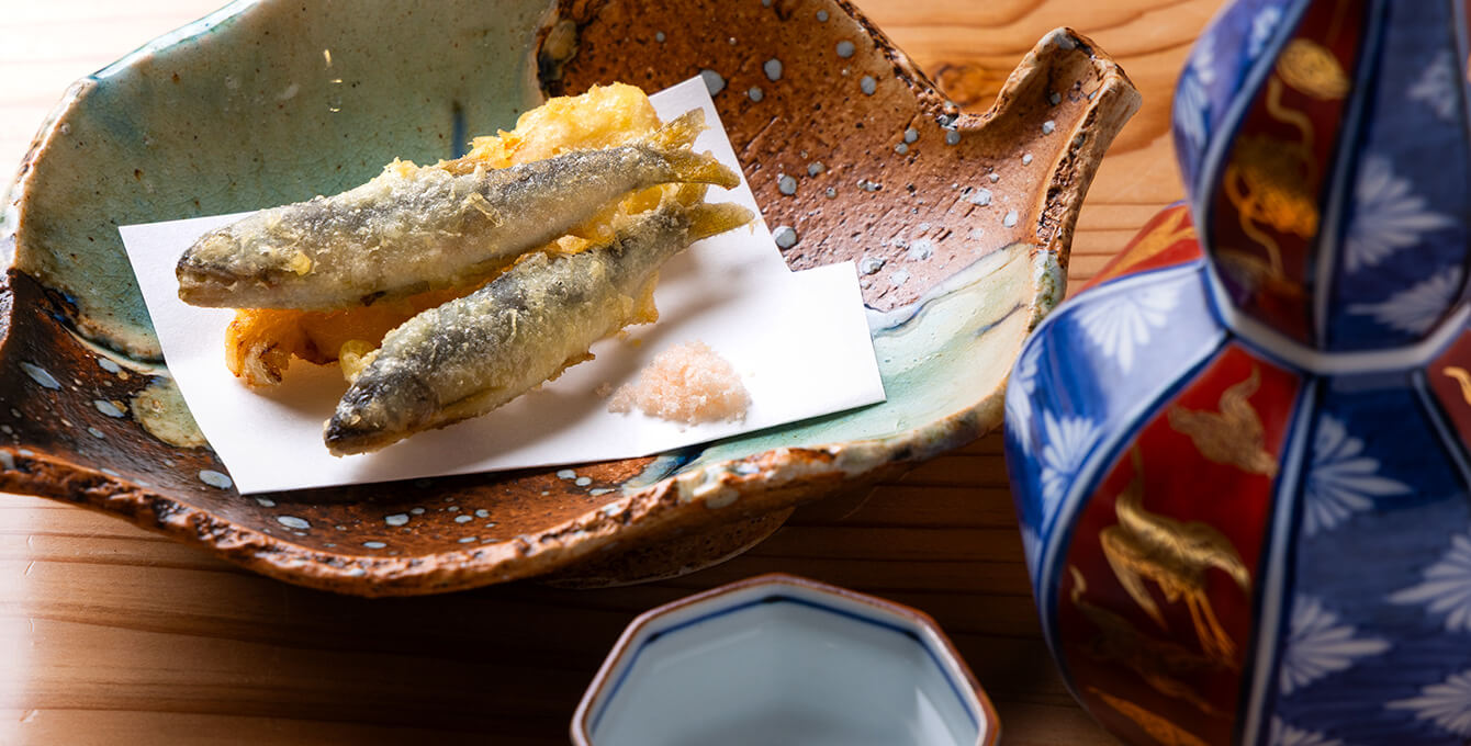 旬の食材をふんだんに使用したコース料理が人気