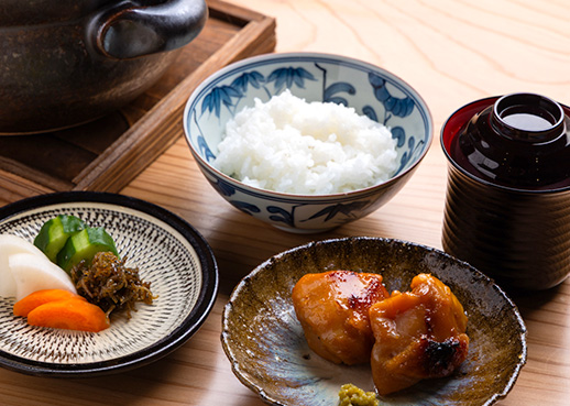 羽釜ご飯が名物