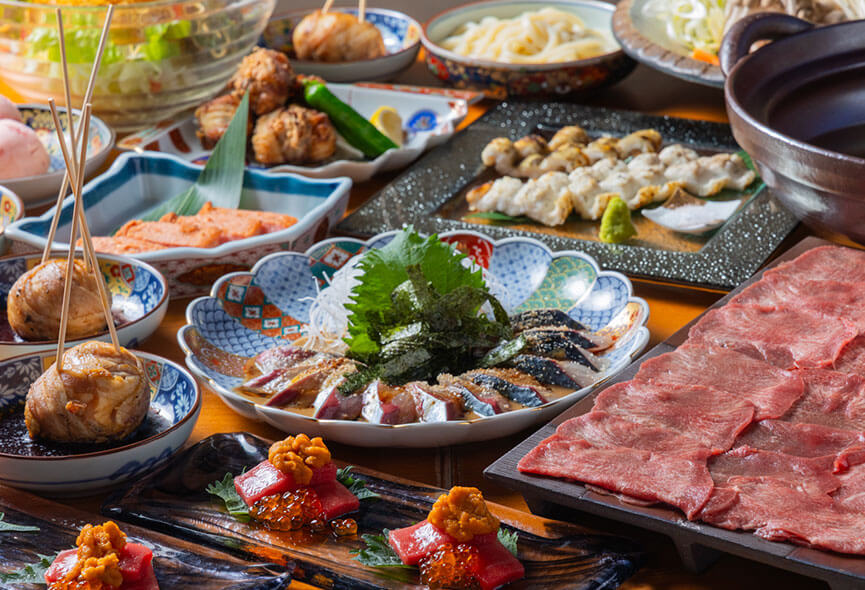 北九州市・小倉駅近くの居酒屋『旬工房くら』の口コミレポート。泳ぎサバの「ごまサバ」をはじめとする海鮮料理、もつ鍋、100種類超えの日本酒がおすすめ