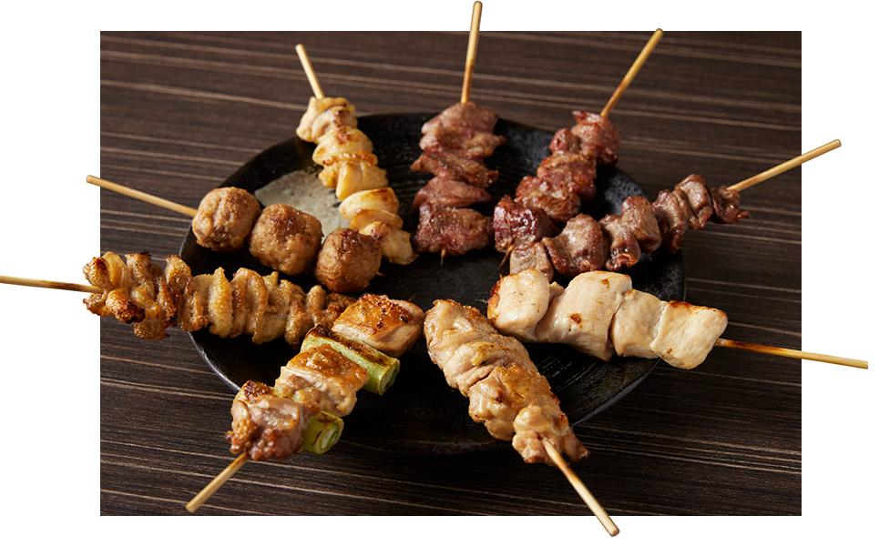 香ばしく焼き上げられた大ぶりの焼き鳥が人気