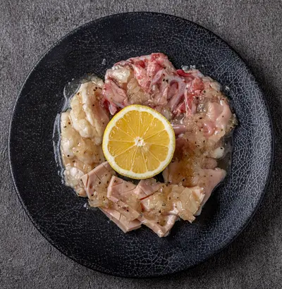 こだわりの食材で仕上げる肉料理