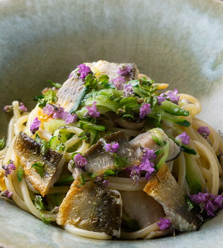 季節の恵みを贅沢に味わうコース料理、パスタもおすすめ