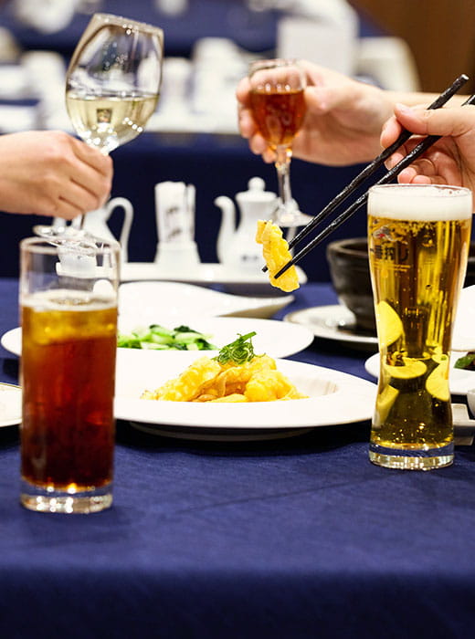 ディナーは、アラカルトメニューからコース料理、オーダーバイキングまでおすすめ