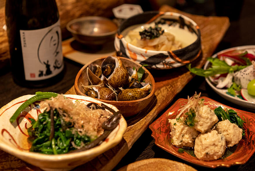 徳島市・阿波富田駅周辺『遊楽酒房 月うさ』の口コミレポート。徳島県産食材と阿波の地酒、焼酎が楽しめる和食居酒屋