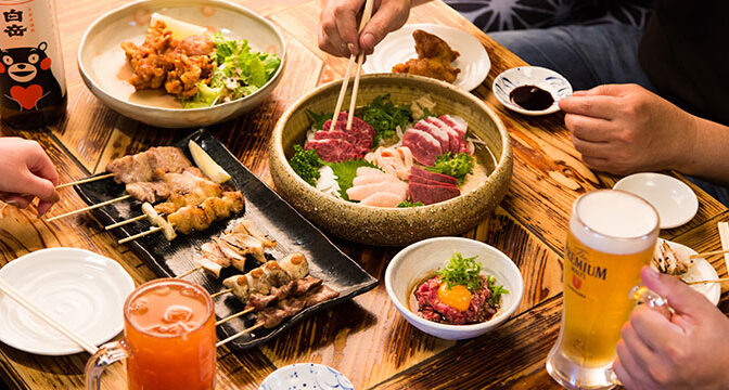 熊本市で馬肉料理と炭火焼き鳥を楽しめる和食居酒屋『馬刺の店 たぬき』