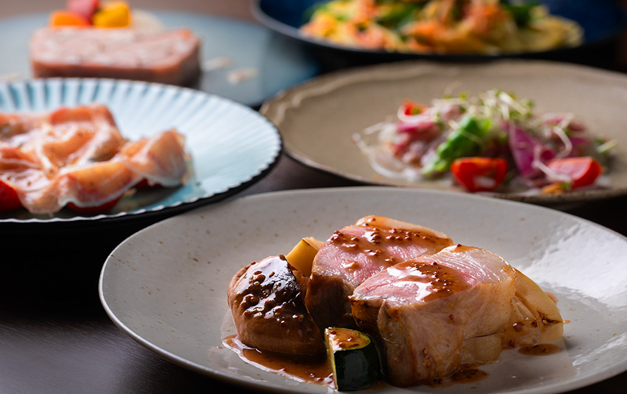 華やかに仕立てられたコース料理の数々