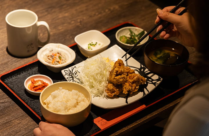 ランチタイムに人気のランチ定食