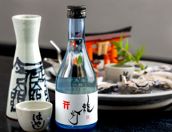 こだわりの料理と美味しいお酒を満喫