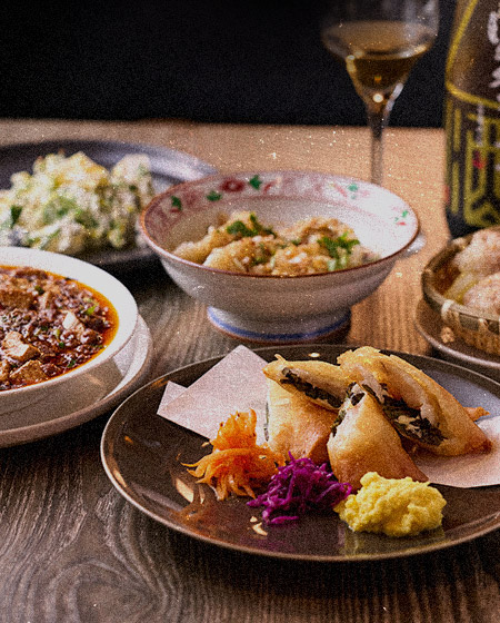 看板メニューの麻婆豆腐と手作りの中華料理