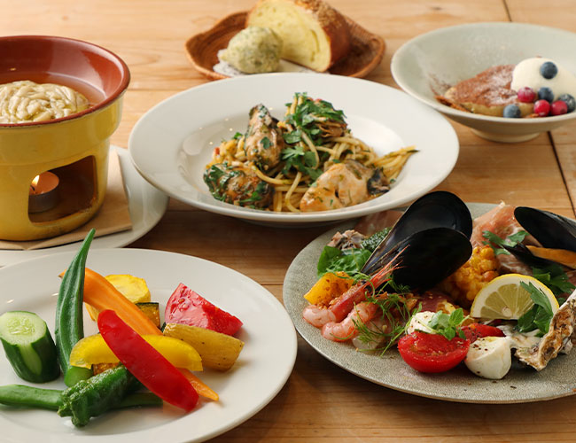 四季折々の味覚を味わえる人気のランチ・ディナーコース