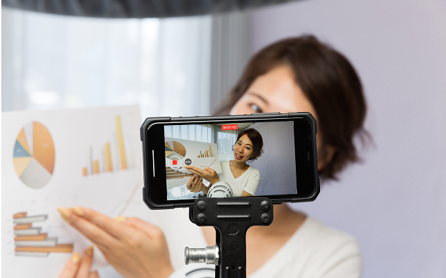 飲食業界に特化した情報発信