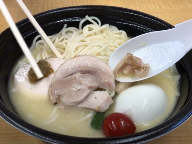 食べログ★3.61！国産鶏にこだわる恵比寿のTOPランカー「らぁめん冠尾」