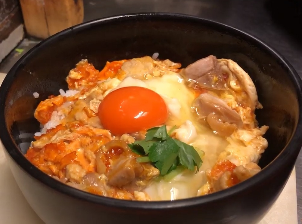 名店の味をご家庭で！卵のプロが伝授する親子丼のコツ！巣鴨「喜三郎農場」